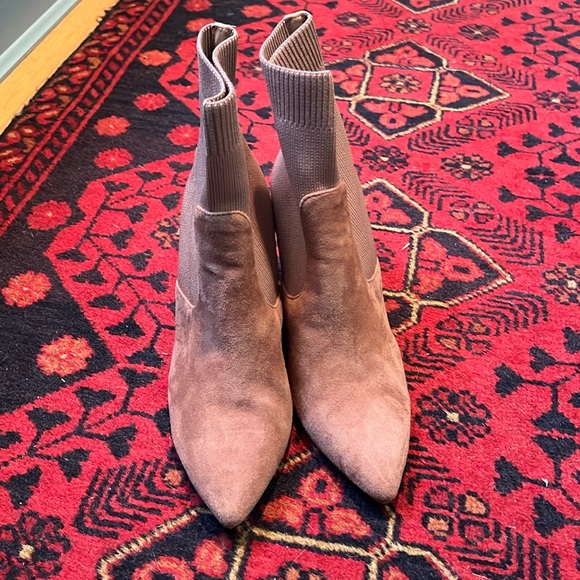 Steve Madden Nude Faux Suede Boots - 6.5 - Picture 2 of 8